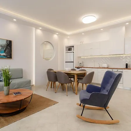 Exclusive Apartment *