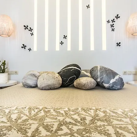 Exclusive * Naxos City